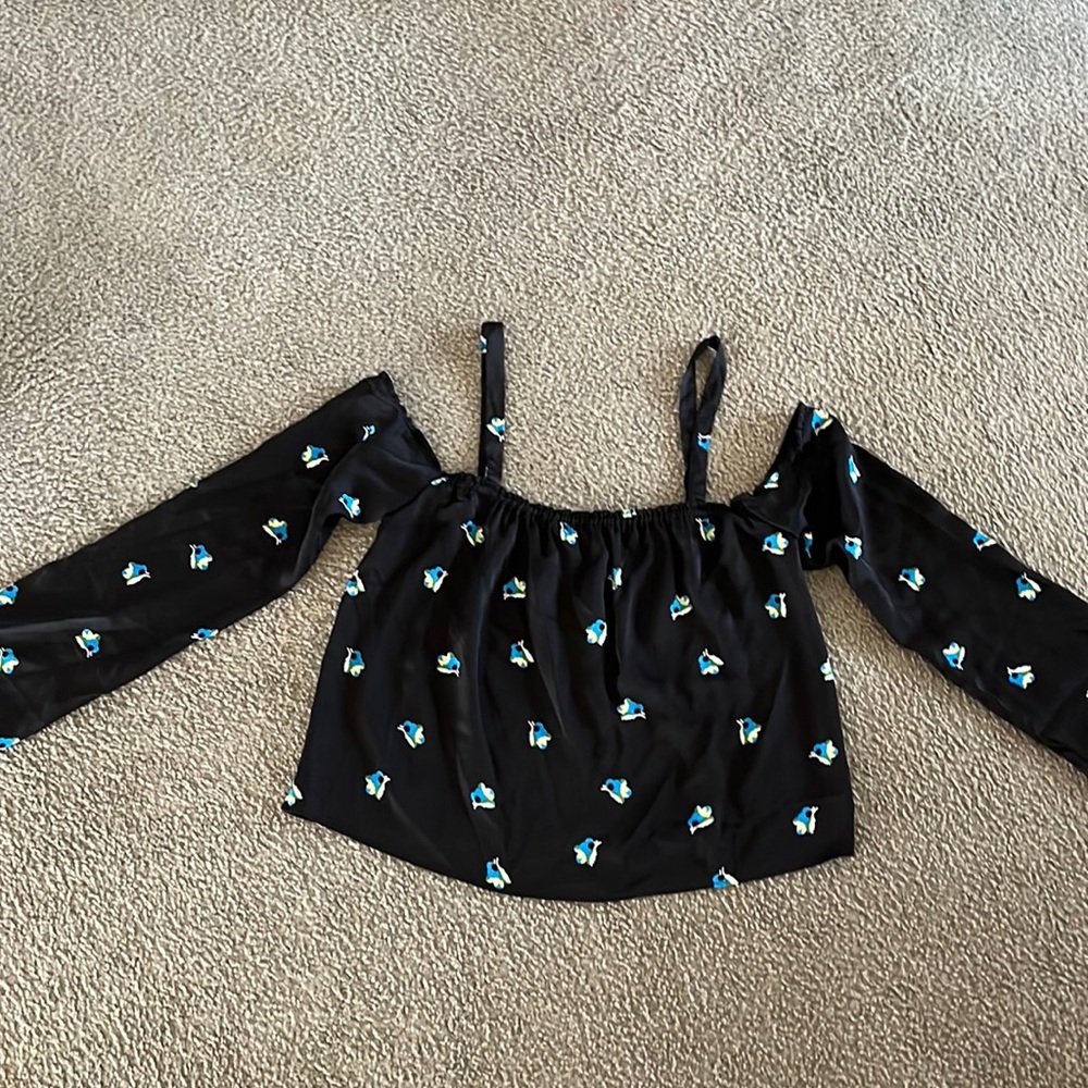 Urban outfitters women cropped top  , size M